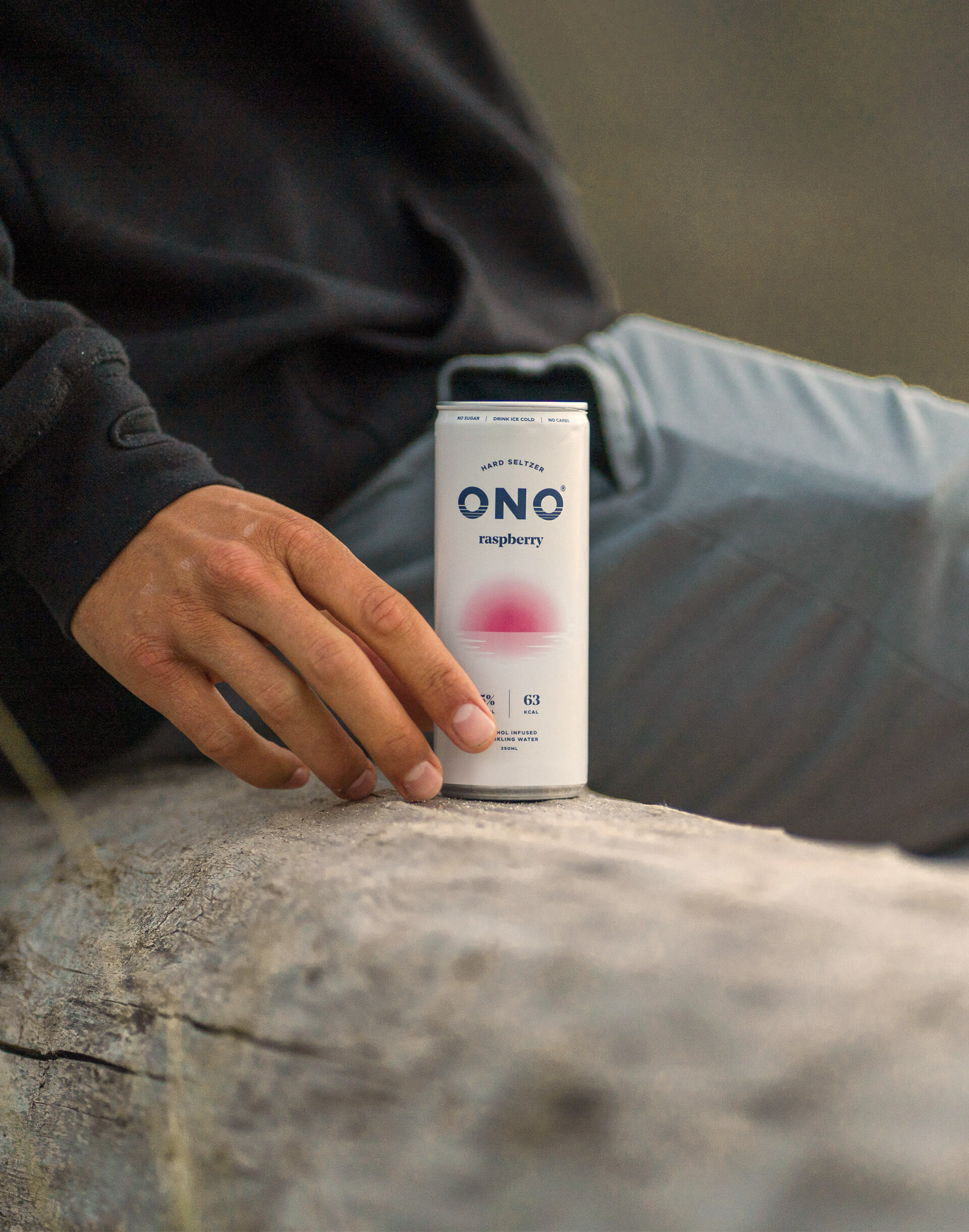 logo branding ono hand blik