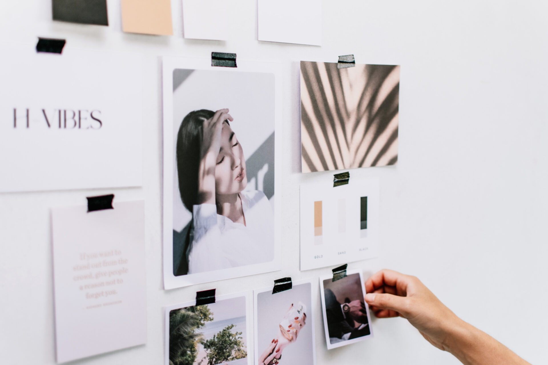 Unhide hlin moodboard ophangen close up